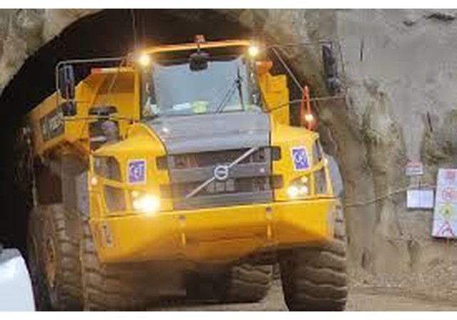 Volvo nieuwe Oliekoeler voe11033628 voe11110107 - Getriebe und Teile für Knickgelenkter Dumper: das Bild 3 Volvo nieuwe Oliekoeler voe11033628 voe11110107 - Getriebe und Teile für Knickgelenkter Dumper: das Bild 3
