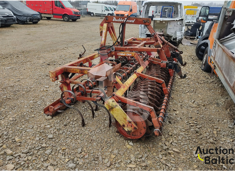Doublet Record Doublet-Record Combi-Dan 4000 - Kreiselegge: das Bild 2 Doublet Record Doublet-Record Combi-Dan 4000 - Kreiselegge: das Bild 2