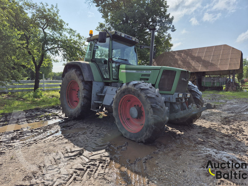 Fendt Favorit 824 - Traktor: das Bild 2 Fendt Favorit 824 - Traktor: das Bild 2
