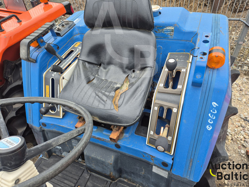Iseki TU 200 - Traktor: das Bild 5 Iseki TU 200 - Traktor: das Bild 5