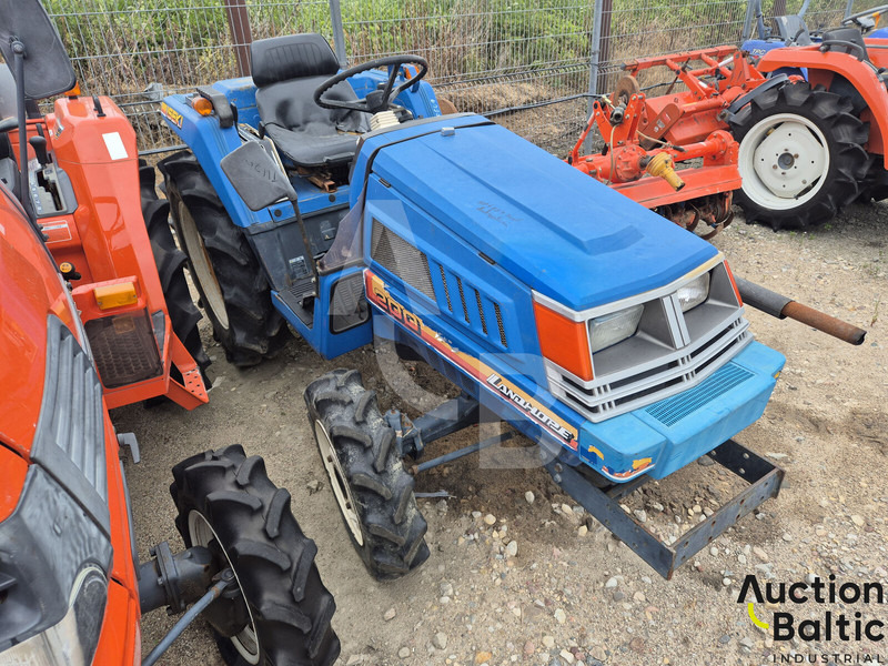 Iseki TU 200 - Traktor: das Bild 2 Iseki TU 200 - Traktor: das Bild 2
