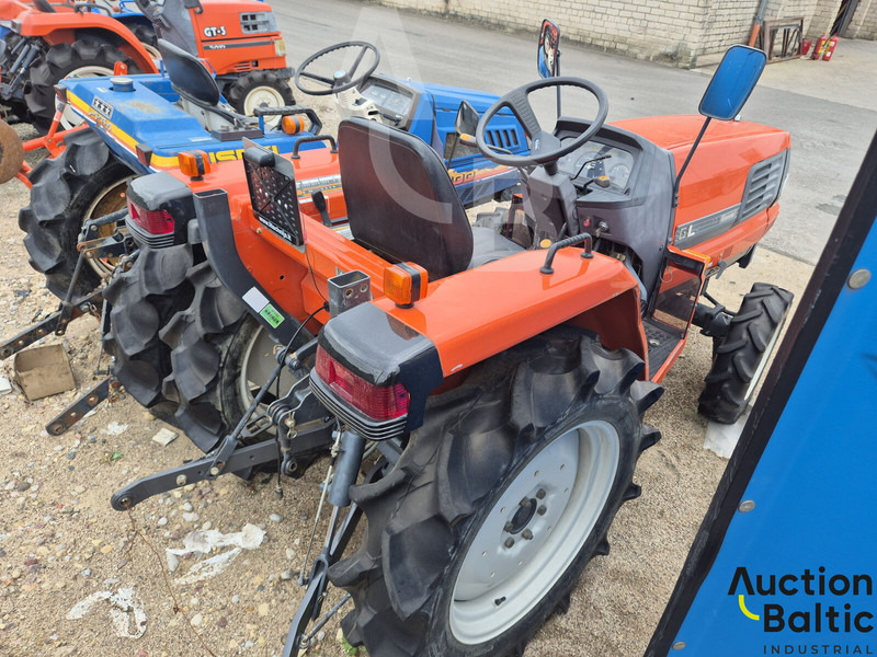 Kubota GL 240 - Traktor: das Bild 4 Kubota GL 240 - Traktor: das Bild 4
