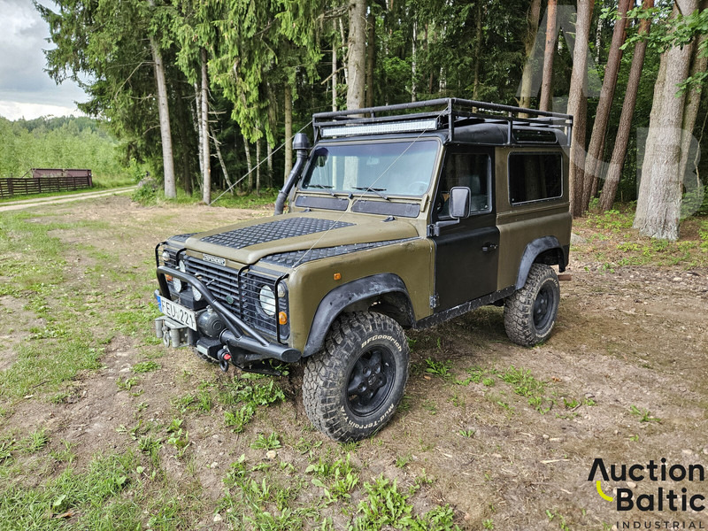 Land Rover Defender 90 - SUV/ Geländewagen: das Bild 1 Land Rover Defender 90 - SUV/ Geländewagen: das Bild 1