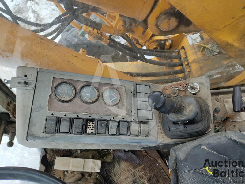 Mobilbagger Liebherr 902 Litronic: das Bild 6