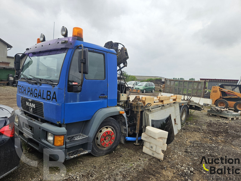 MAN 14.224 - Abschleppwagen: das Bild 1 MAN 14.224 - Abschleppwagen: das Bild 1