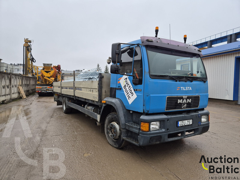 MAN 14.224 - Pritsche LKW: das Bild 2 MAN 14.224 - Pritsche LKW: das Bild 2