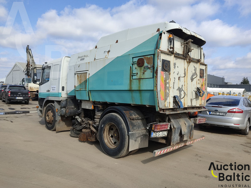 Mercedes-Benz 1517 - Kehrmaschine: das Bild 4 Mercedes-Benz 1517 - Kehrmaschine: das Bild 4