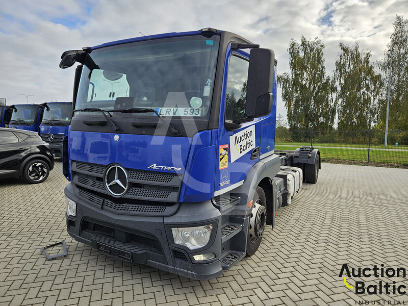 Mercedes-Benz Actros 1843 - Fahrgestell LKW: das Bild 1 Mercedes-Benz Actros 1843 - Fahrgestell LKW: das Bild 1