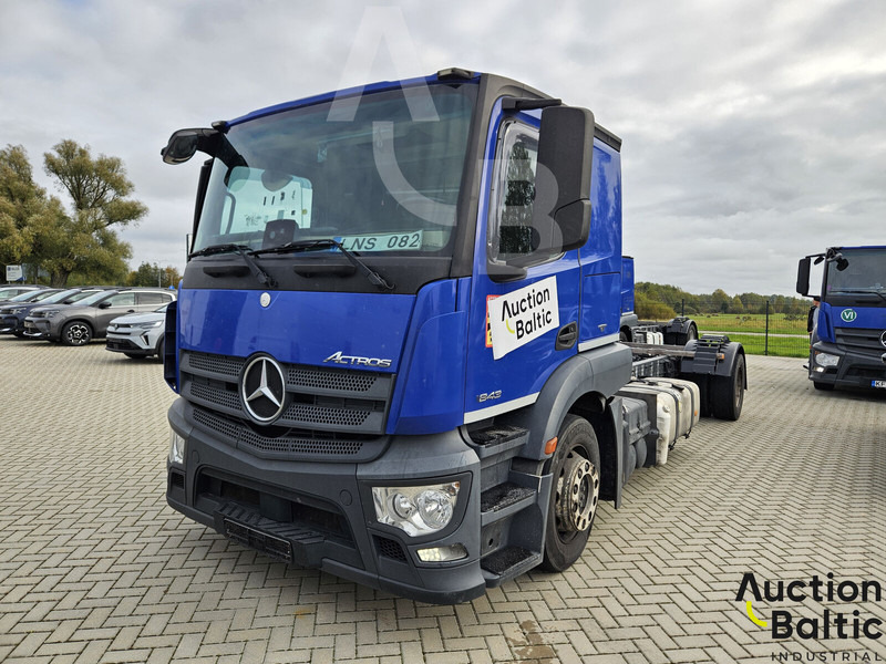 Mercedes-Benz Actros 1843 - Fahrgestell LKW: das Bild 2 Mercedes-Benz Actros 1843 - Fahrgestell LKW: das Bild 2