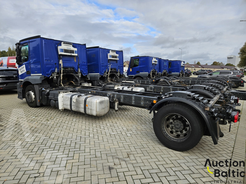 Mercedes-Benz Actros 1843 - Fahrgestell LKW: das Bild 3 Mercedes-Benz Actros 1843 - Fahrgestell LKW: das Bild 3