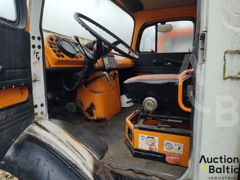 Mercedes-Benz Lako 911 - LKW mit Arbeitsbühne: das Bild 5 Mercedes-Benz Lako 911 - LKW mit Arbeitsbühne: das Bild 5