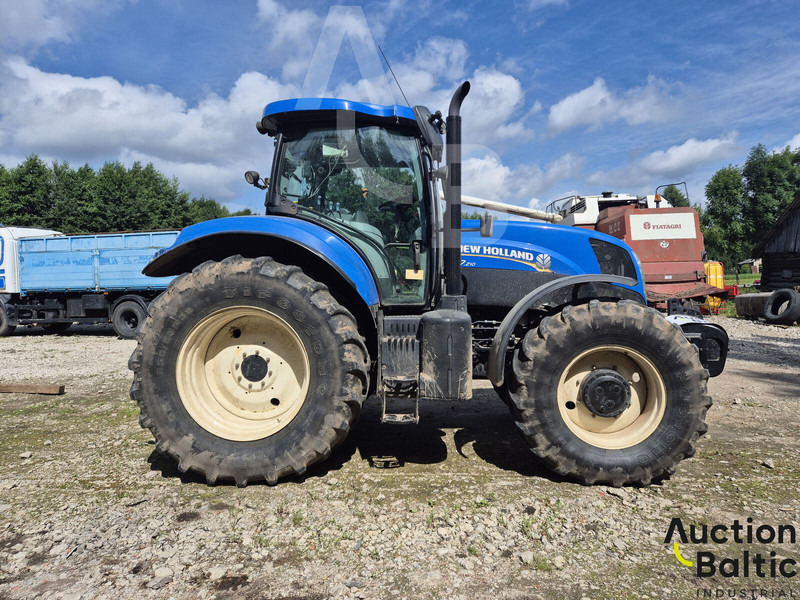 New Holland T 7.210 - Traktor: das Bild 3 New Holland T 7.210 - Traktor: das Bild 3