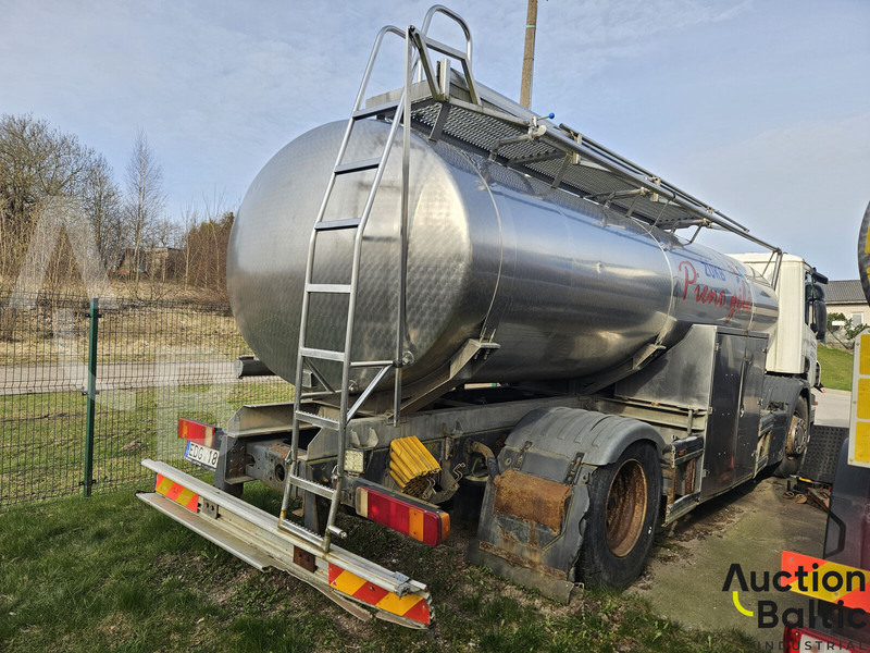 Scania P 230 - Tankwagen: das Bild 4 Scania P 230 - Tankwagen: das Bild 4