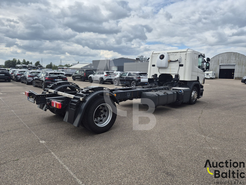Scania P 450 - Fahrgestell LKW: das Bild 3 Scania P 450 - Fahrgestell LKW: das Bild 3