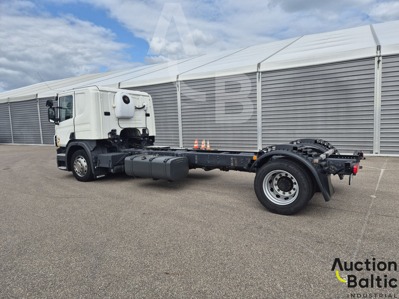 Scania P 450 - Fahrgestell LKW: das Bild 4 Scania P 450 - Fahrgestell LKW: das Bild 4