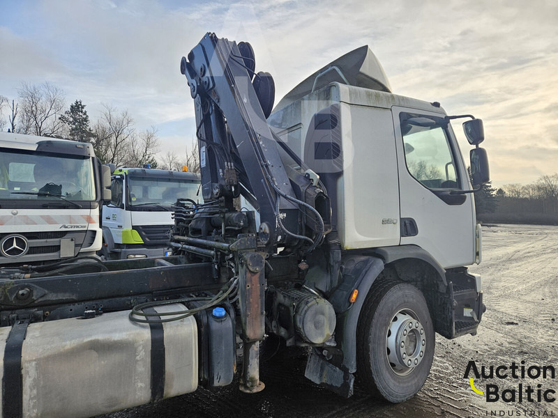 Volvo FE320 - Abrollkipper, Autokran: das Bild 3 Volvo FE320 - Abrollkipper, Autokran: das Bild 3