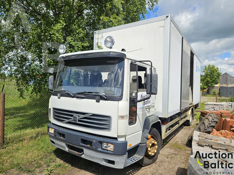 Volvo FL615 - Koffer LKW: das Bild 1 Volvo FL615 - Koffer LKW: das Bild 1
