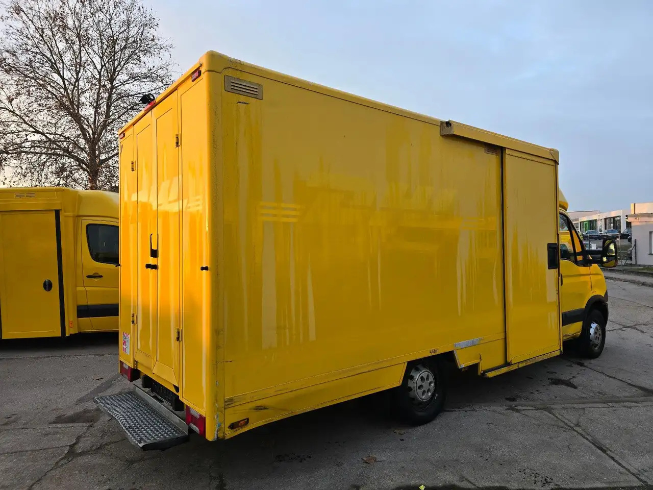 Iveco Daily/ Regalsystem/Luftfeder/1. Hand - Koffer Transporter: das Bild 3 Iveco Daily/ Regalsystem/Luftfeder/1. Hand - Koffer Transporter: das Bild 3