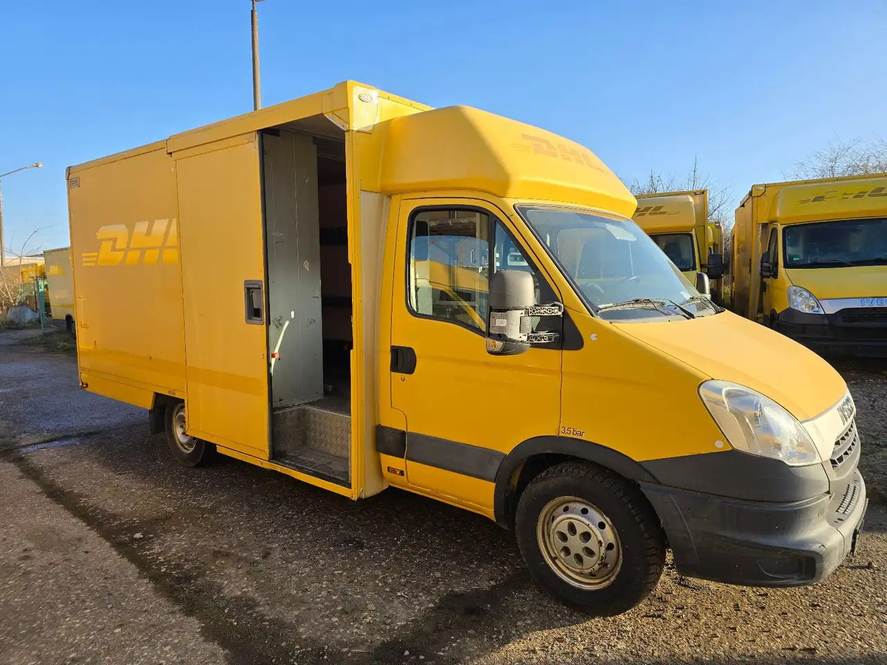 Iveco Daily/ Regalsystem/Luftfeder/1. Hand - Koffer Transporter: das Bild 3 Iveco Daily/ Regalsystem/Luftfeder/1. Hand - Koffer Transporter: das Bild 3