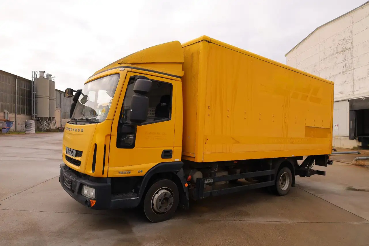 Iveco IG80EL2BA/1. Hand/Koffer - Koffer LKW: das Bild 2 Iveco IG80EL2BA/1. Hand/Koffer - Koffer LKW: das Bild 2