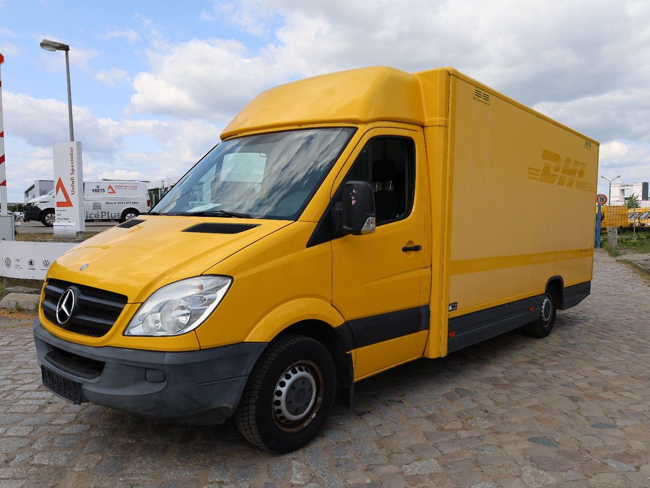 Mercedes-Benz Sprinter II Pritsche/ Koffer/Regalsystem - Koffer Transporter: das Bild 2 Mercedes-Benz Sprinter II Pritsche/ Koffer/Regalsystem - Koffer Transporter: das Bild 2