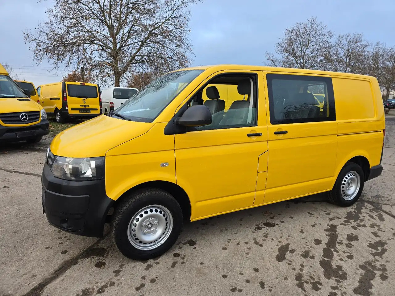 Volkswagen T5 Transporter/ 2.0 TDI/EU5/1.Hand/5-Sitze - Kastenwagen: das Bild 2 Volkswagen T5 Transporter/ 2.0 TDI/EU5/1.Hand/5-Sitze - Kastenwagen: das Bild 2