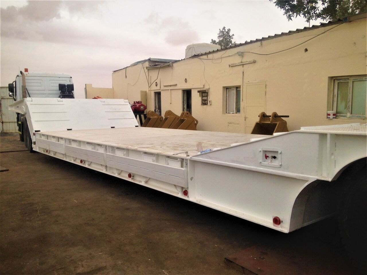 AME 120 Ton 4 Axle Front Loading Lowbed Semi-Trailer - Tieflader Auflieger: das Bild 4 AME 120 Ton 4 Axle Front Loading Lowbed Semi-Trailer - Tieflader Auflieger: das Bild 4