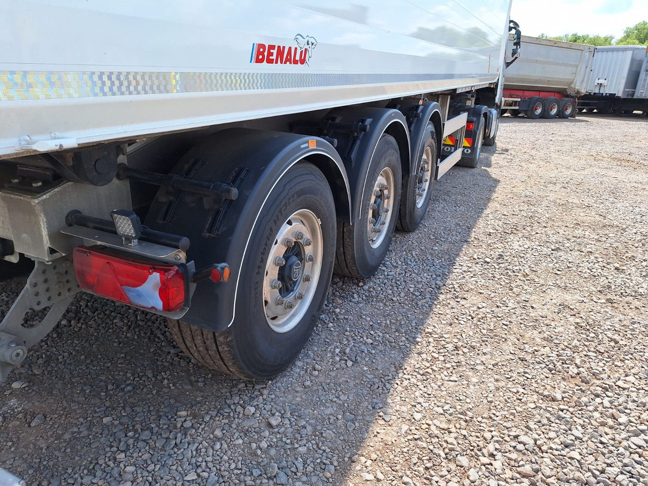 Benalu Bulkliner S 95 50m³ Kombiklappe - Kipper Auflieger: das Bild 3 Benalu Bulkliner S 95 50m³ Kombiklappe - Kipper Auflieger: das Bild 3