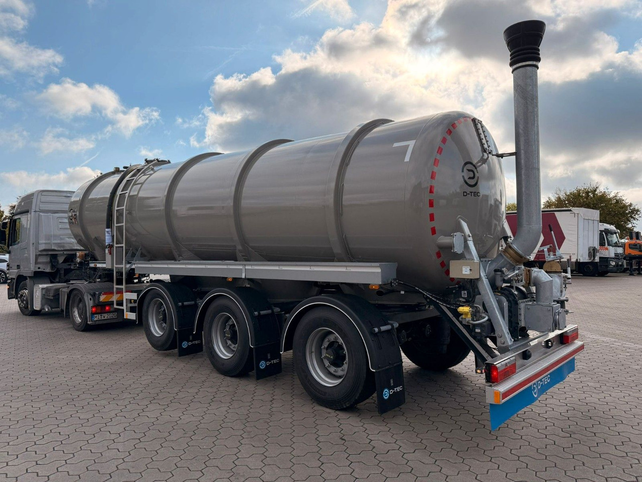 D-TEC Gülletanker 30m³ mit Zwangslenkung - Tankauflieger: das Bild 3 D-TEC Gülletanker 30m³ mit Zwangslenkung - Tankauflieger: das Bild 3