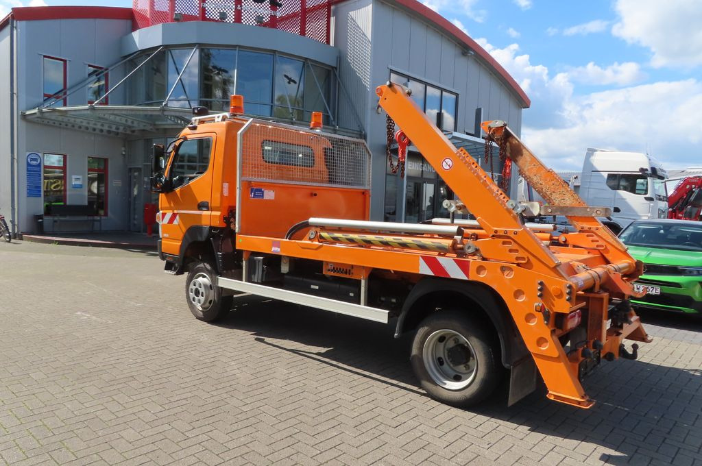 FUSO Canter 6 C 18 4x4 Kommunal Winterdienst - Absetzkipper: das Bild 2 FUSO Canter 6 C 18 4x4 Kommunal Winterdienst - Absetzkipper: das Bild 2