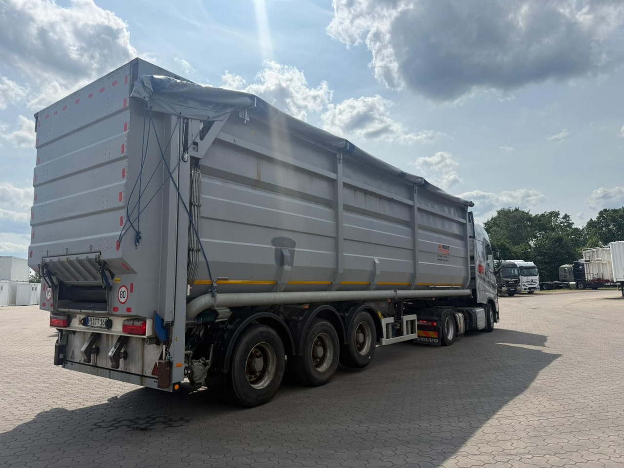 Kotte Kombiauflieger für Gülle und Schüttgut - Tankauflieger: das Bild 5 Kotte Kombiauflieger für Gülle und Schüttgut - Tankauflieger: das Bild 5