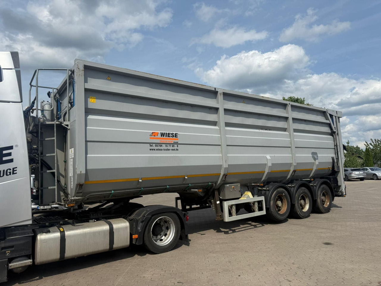 Kotte Kombiauflieger für Gülle und Schüttgut - Tankauflieger: das Bild 2 Kotte Kombiauflieger für Gülle und Schüttgut - Tankauflieger: das Bild 2