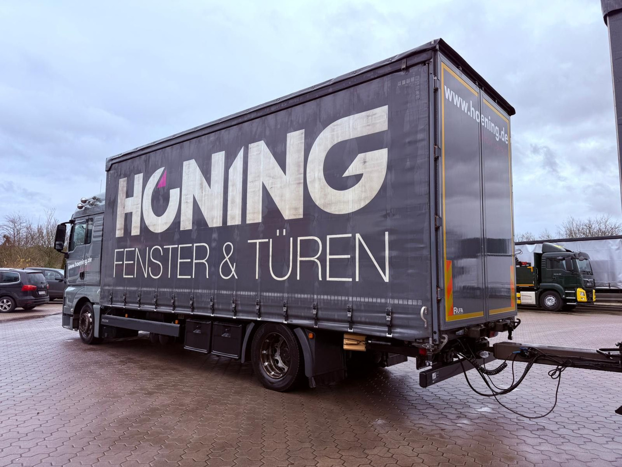 MAN TGX 18.440 LL Volumen LKW mit Staplerhalterung MAN TGX 18.440 LL Volumen LKW mit Staplerhalterung - Plane LKW: das Bild 3 MAN TGX 18.440 LL Volumen LKW mit Staplerhalterung MAN TGX 18.440 LL Volumen LKW mit Staplerhalterung - Plane LKW: das Bild 3