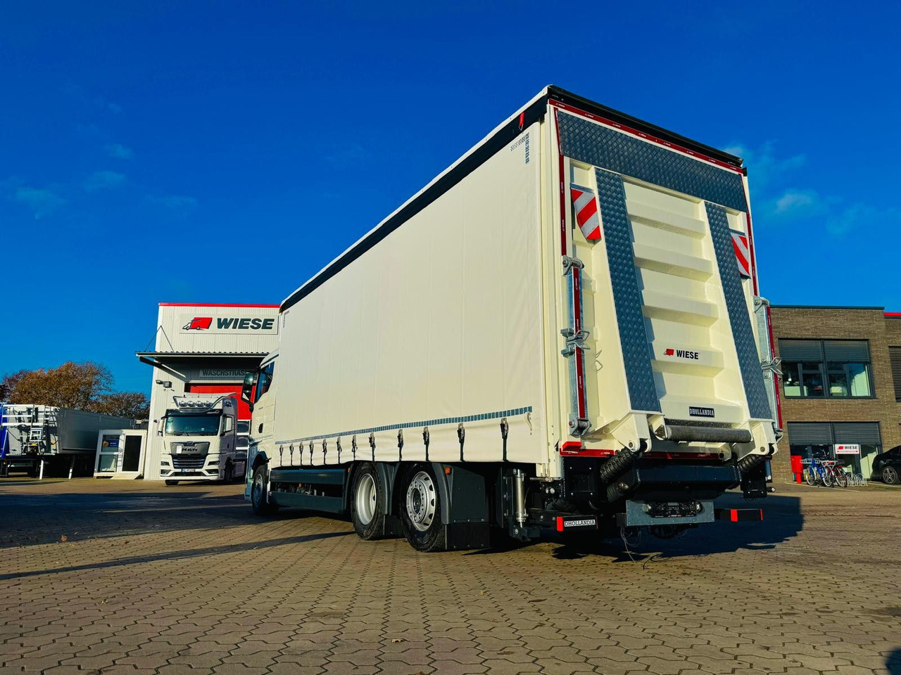 MAN TGX 26.440 6x2 LL Schwerlast Ladebordwand/Rampe - Plane LKW: das Bild 5 MAN TGX 26.440 6x2 LL Schwerlast Ladebordwand/Rampe - Plane LKW: das Bild 5