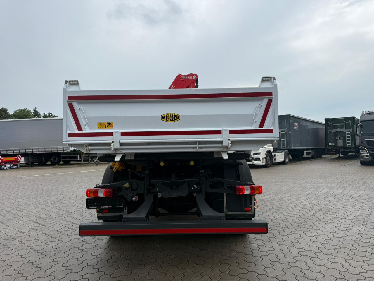 Mercedes-Benz Arocs 1835 4x4 Allrad Fassi F135 Kran Kipper - Autokran: das Bild 5 Mercedes-Benz Arocs 1835 4x4 Allrad Fassi F135 Kran Kipper - Autokran: das Bild 5