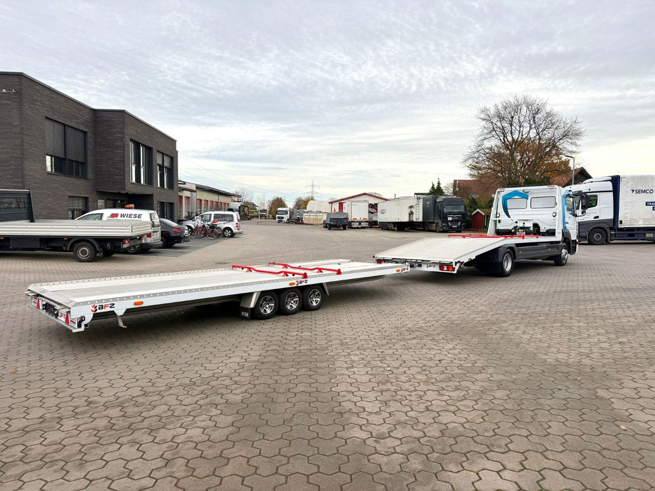 Mercedes-Benz Atego 918L Autotransporter mit BFZ Anhänger - Autotransporter LKW: das Bild 5 Mercedes-Benz Atego 918L Autotransporter mit BFZ Anhänger - Autotransporter LKW: das Bild 5