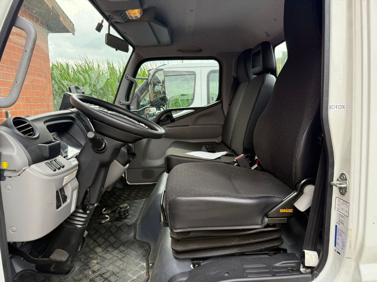 Mitsubishi Fuso Canter 7C18 Arbeitsbühnentransporter - Abschleppwagen: das Bild 2 Mitsubishi Fuso Canter 7C18 Arbeitsbühnentransporter - Abschleppwagen: das Bild 2