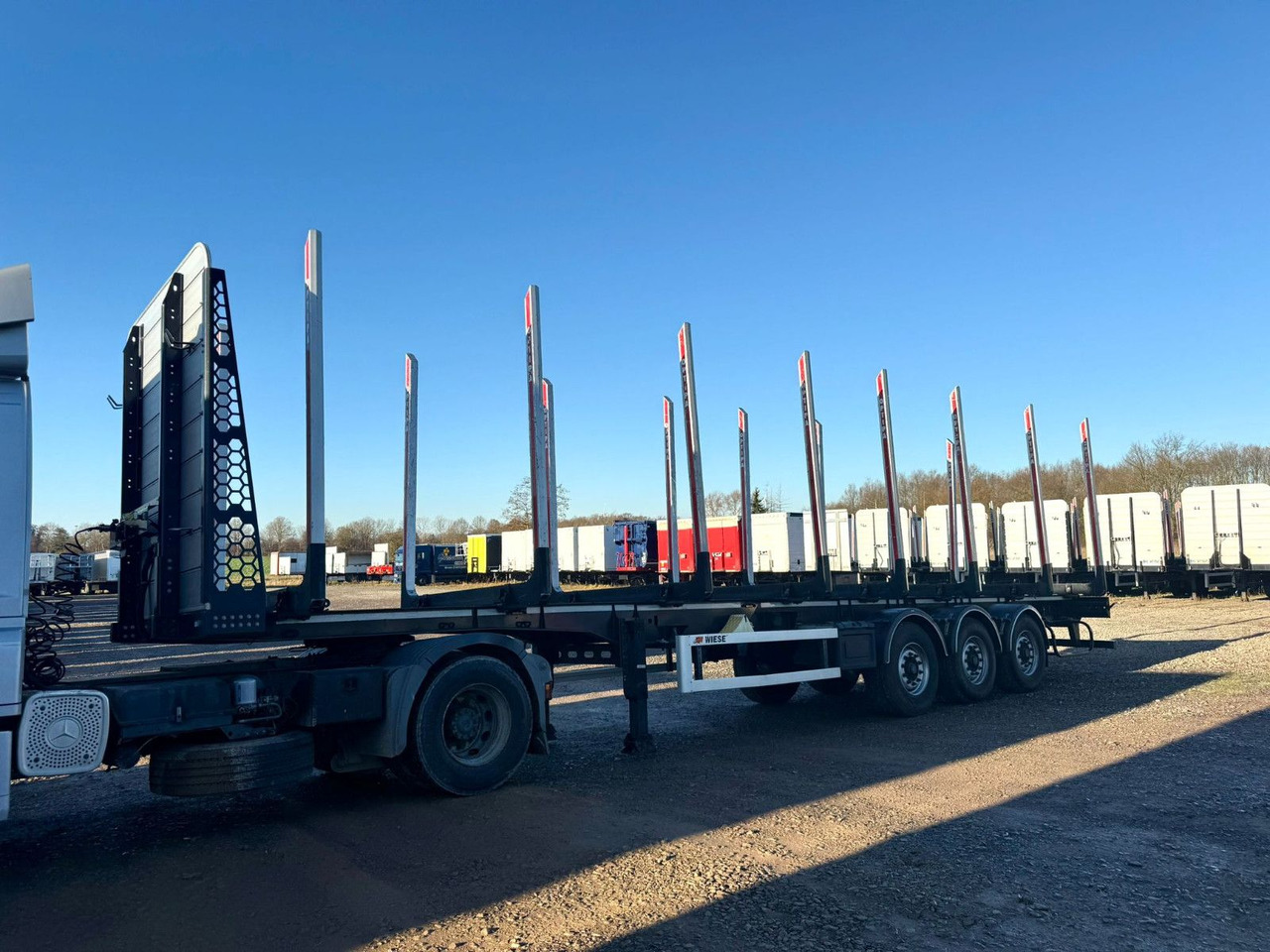 PAVIC Holzauflieger mit Schemel und Rungen - Holzauflieger: das Bild 1 PAVIC Holzauflieger mit Schemel und Rungen - Holzauflieger: das Bild 1