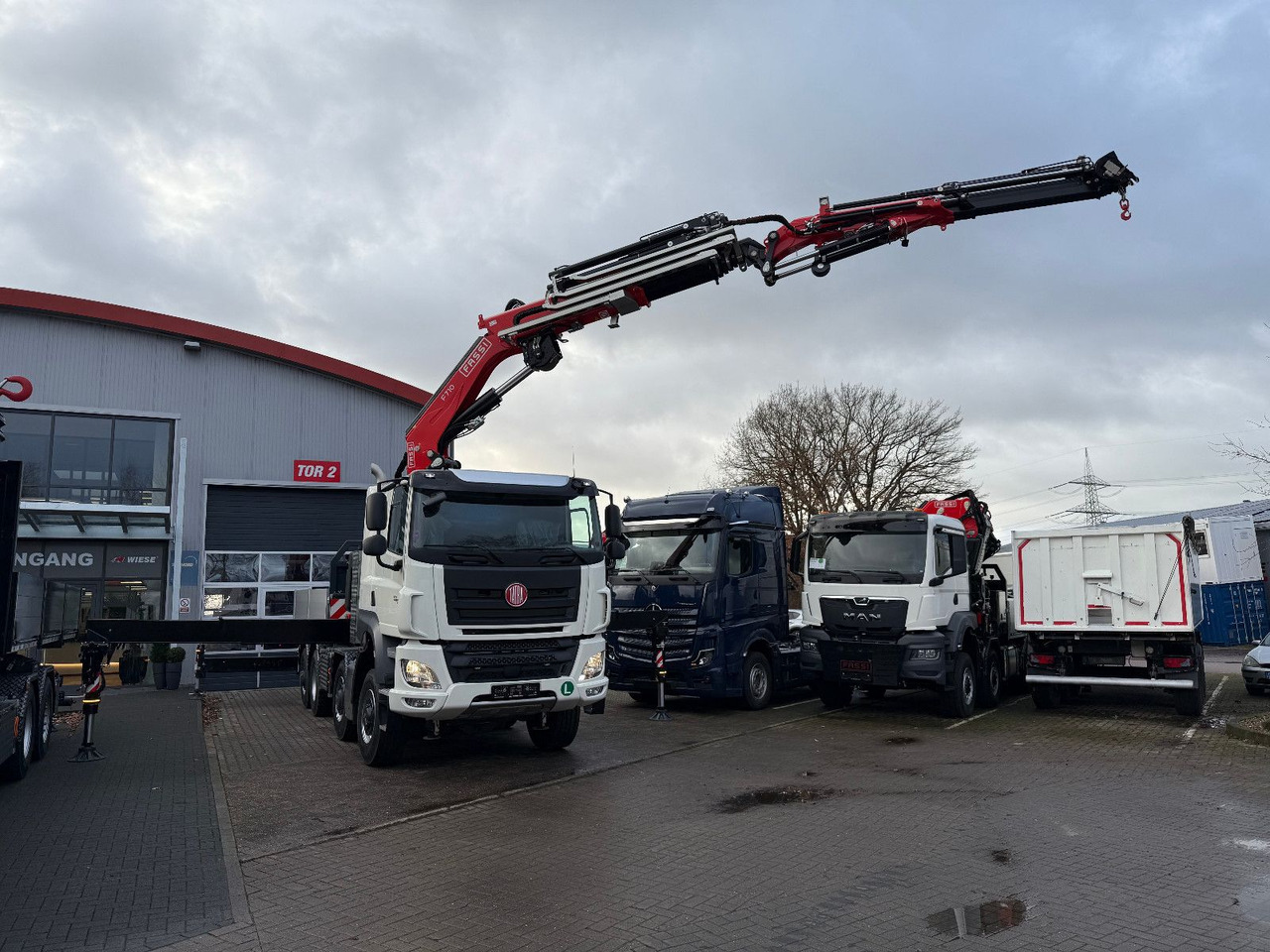 Tatra 41.500 8x8 Phoenix Fassi F710 Kran - Pritsche LKW, Autokran: das Bild 2 Tatra 41.500 8x8 Phoenix Fassi F710 Kran - Pritsche LKW, Autokran: das Bild 2