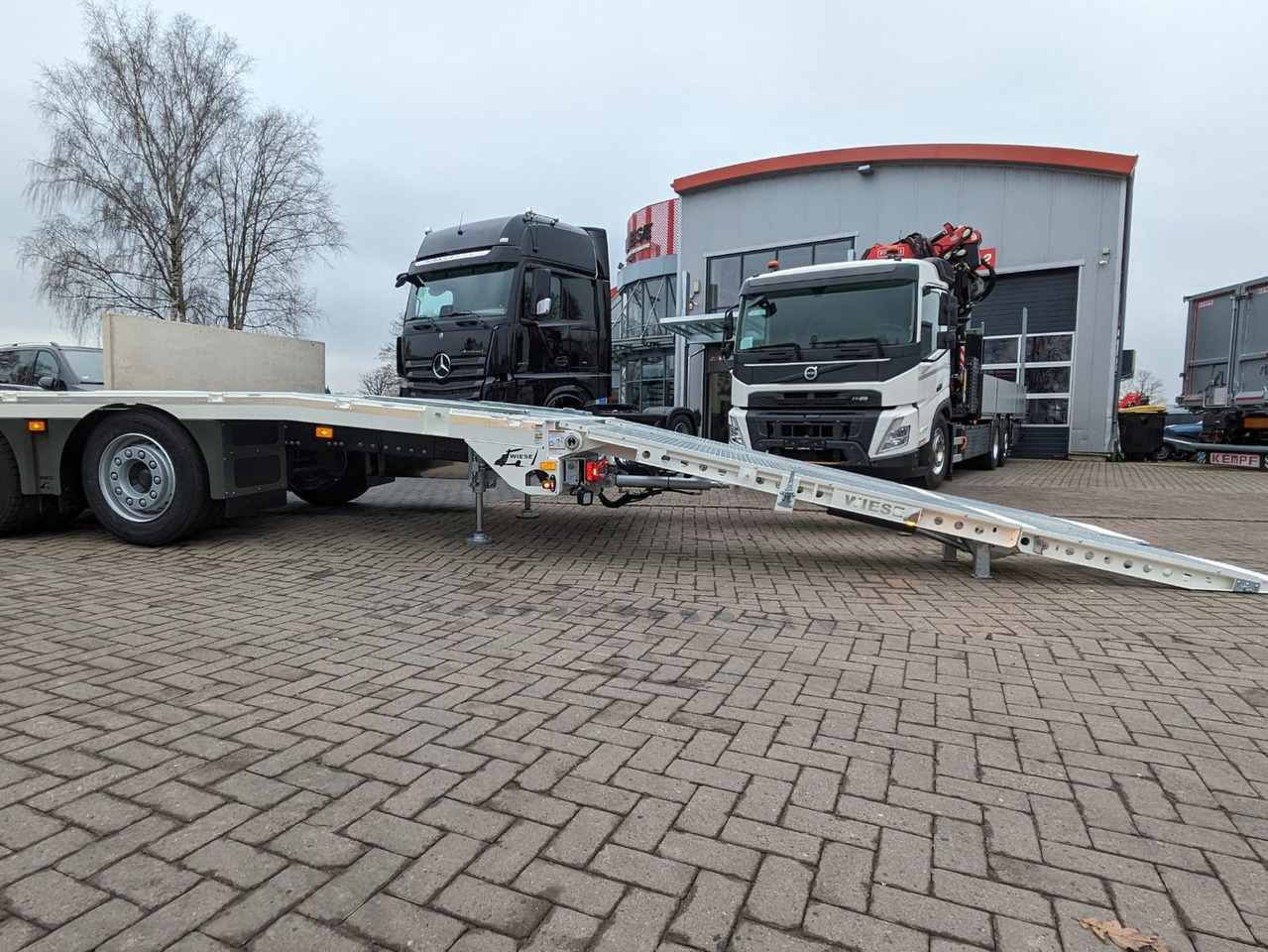 Volvo FH 420 Maschinentransporter mit Rampen - Pritsche LKW: das Bild 5 Volvo FH 420 Maschinentransporter mit Rampen - Pritsche LKW: das Bild 5