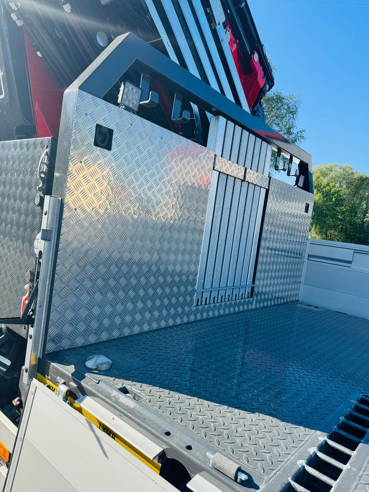 Volvo FH 500 8x2 mit F710RA.2.27 L426 und V20 Winde - Pritsche LKW, Autokran: das Bild 3 Volvo FH 500 8x2 mit F710RA.2.27 L426 und V20 Winde - Pritsche LKW, Autokran: das Bild 3