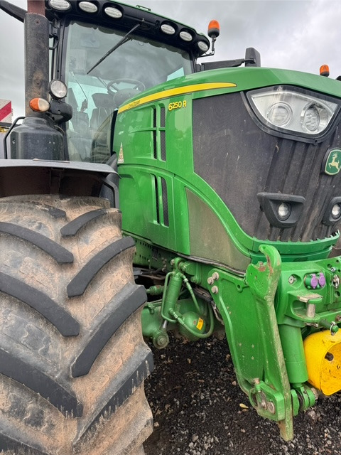 JOHN DEERE 6250R - Traktor: das Bild 2 JOHN DEERE 6250R - Traktor: das Bild 2