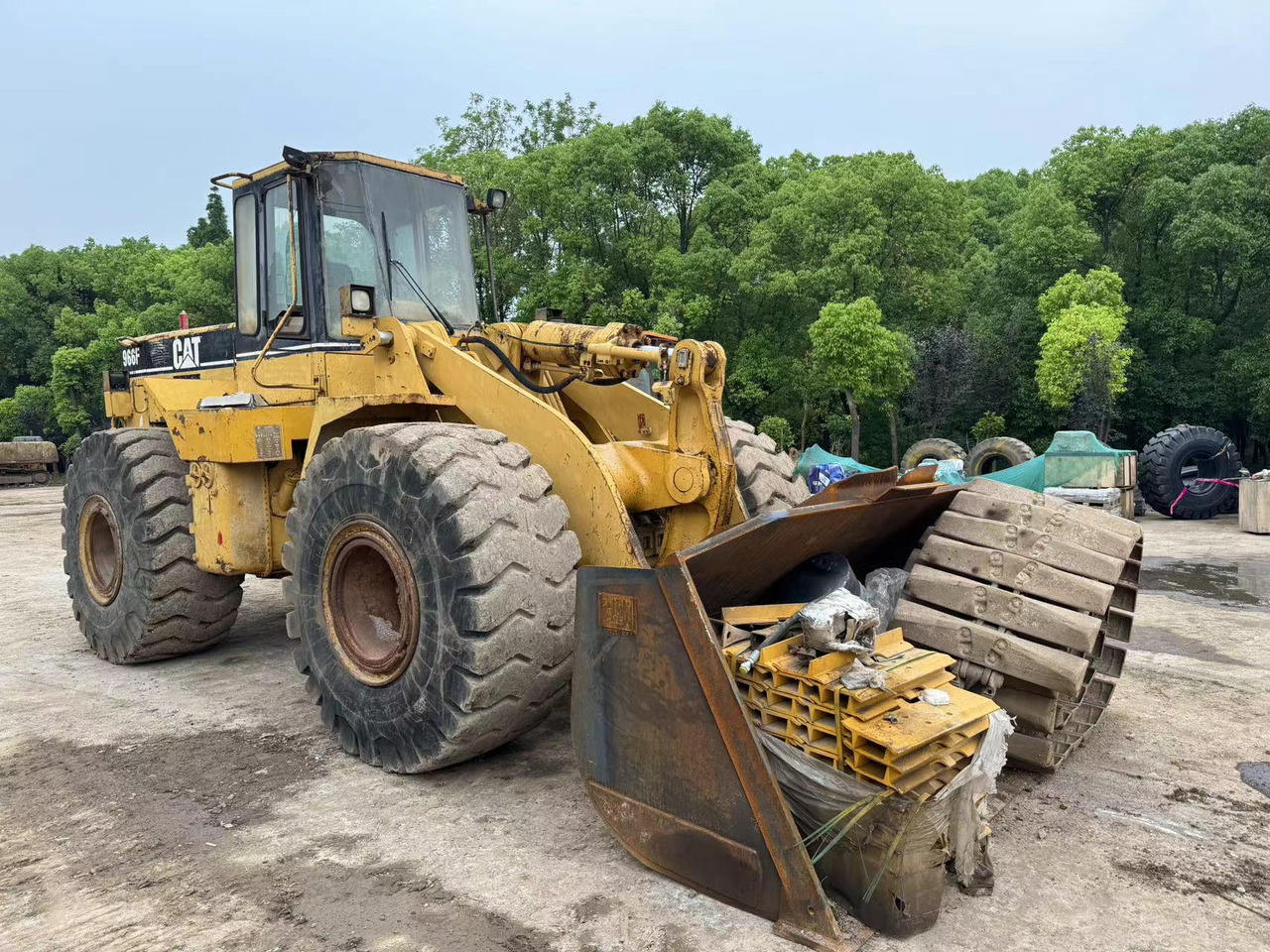 CATERPILLAR 966F - Baumaschine: das Bild 3 CATERPILLAR 966F - Baumaschine: das Bild 3