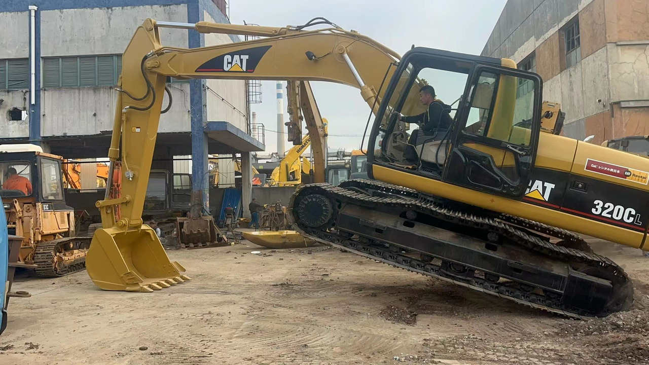 CATERPILLAR 320C - Kettenbagger: das Bild 2 CATERPILLAR 320C - Kettenbagger: das Bild 2