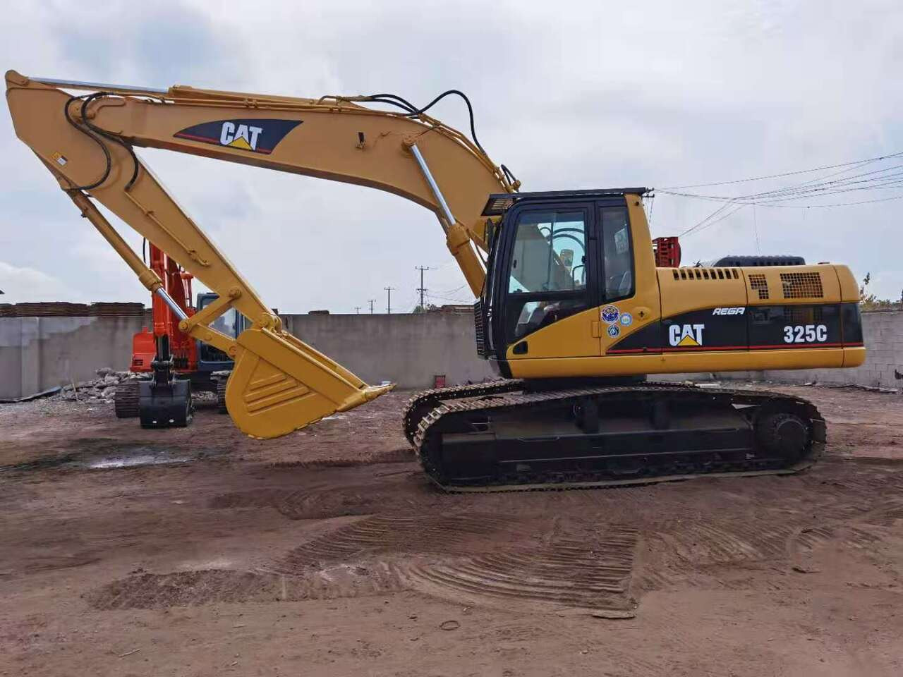CATERPILLAR 325C - Kettenbagger: das Bild 1 CATERPILLAR 325C - Kettenbagger: das Bild 1