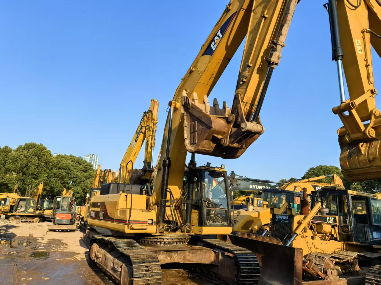 CATERPILLAR 330B - Kettenbagger: das Bild 3 CATERPILLAR 330B - Kettenbagger: das Bild 3