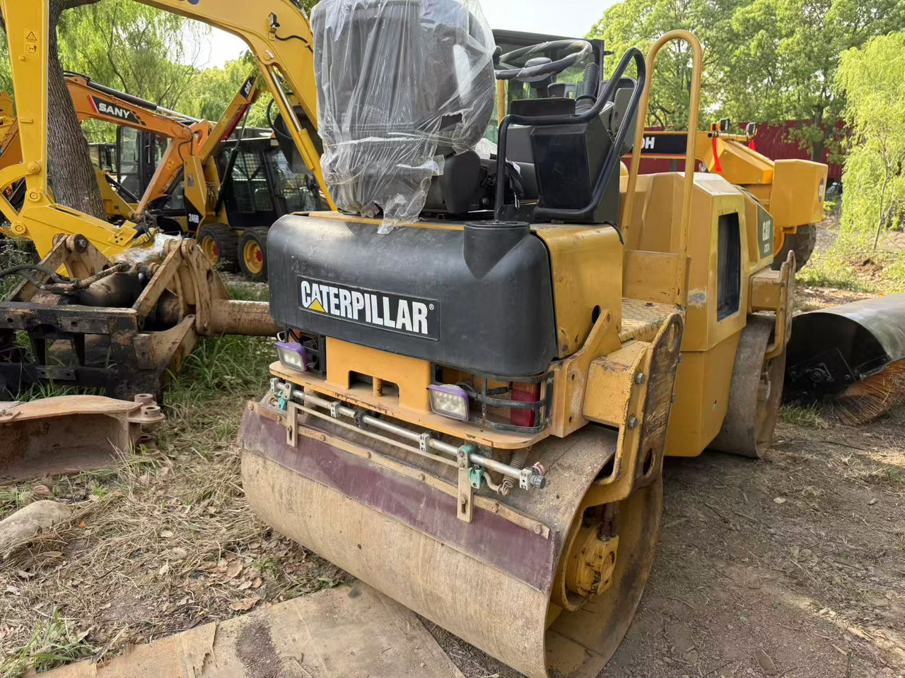 CATERPILLAR CB24B - Walzen: das Bild 4 CATERPILLAR CB24B - Walzen: das Bild 4