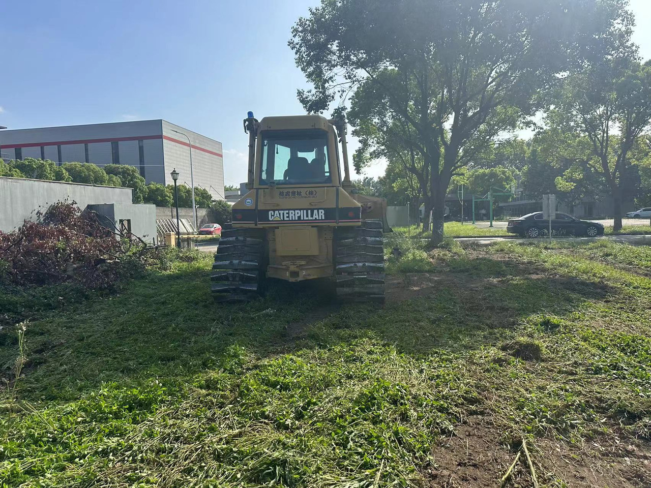 CATERPILLAR D5N - Bulldozer: das Bild 3 CATERPILLAR D5N - Bulldozer: das Bild 3