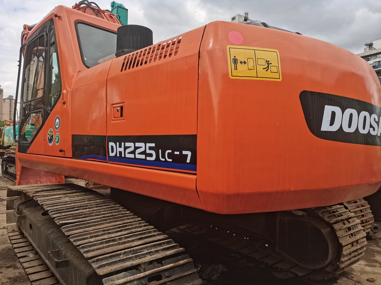 DOOSAN DH225LC-7 - Kettenbagger: das Bild 2 DOOSAN DH225LC-7 - Kettenbagger: das Bild 2
