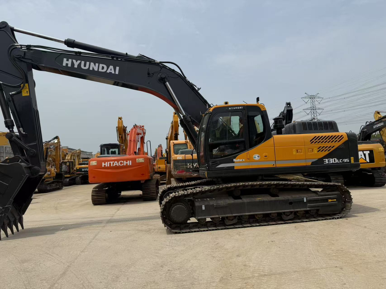 Hyundai R330LC-9S - Kettenbagger: das Bild 1 Hyundai R330LC-9S - Kettenbagger: das Bild 1